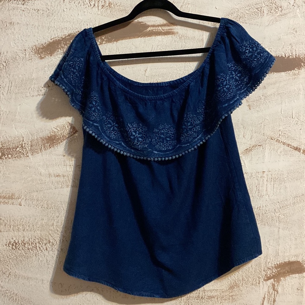 SW New York Off the Shoulder Ruffle Top - Picture 2 of 4